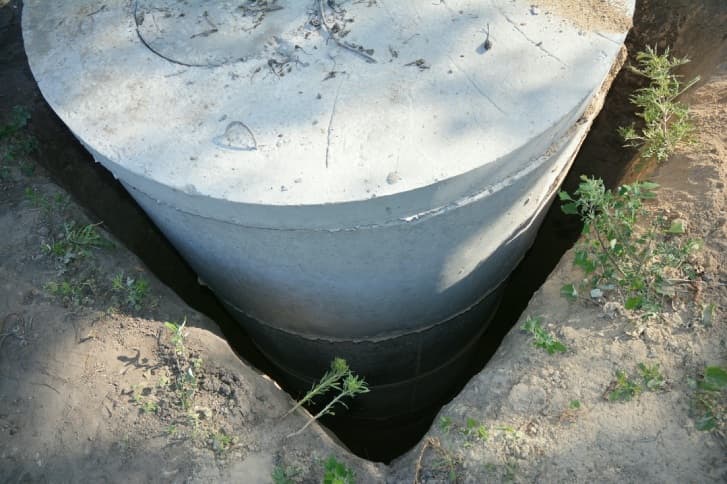 montaż szamba z betonowych kręgów
